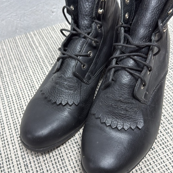 ARIAT WOMEN'S 6" LACE-UP HERITAGE II LACER BOOTS - ROUND TOE size 10 - Picture 2 of 9